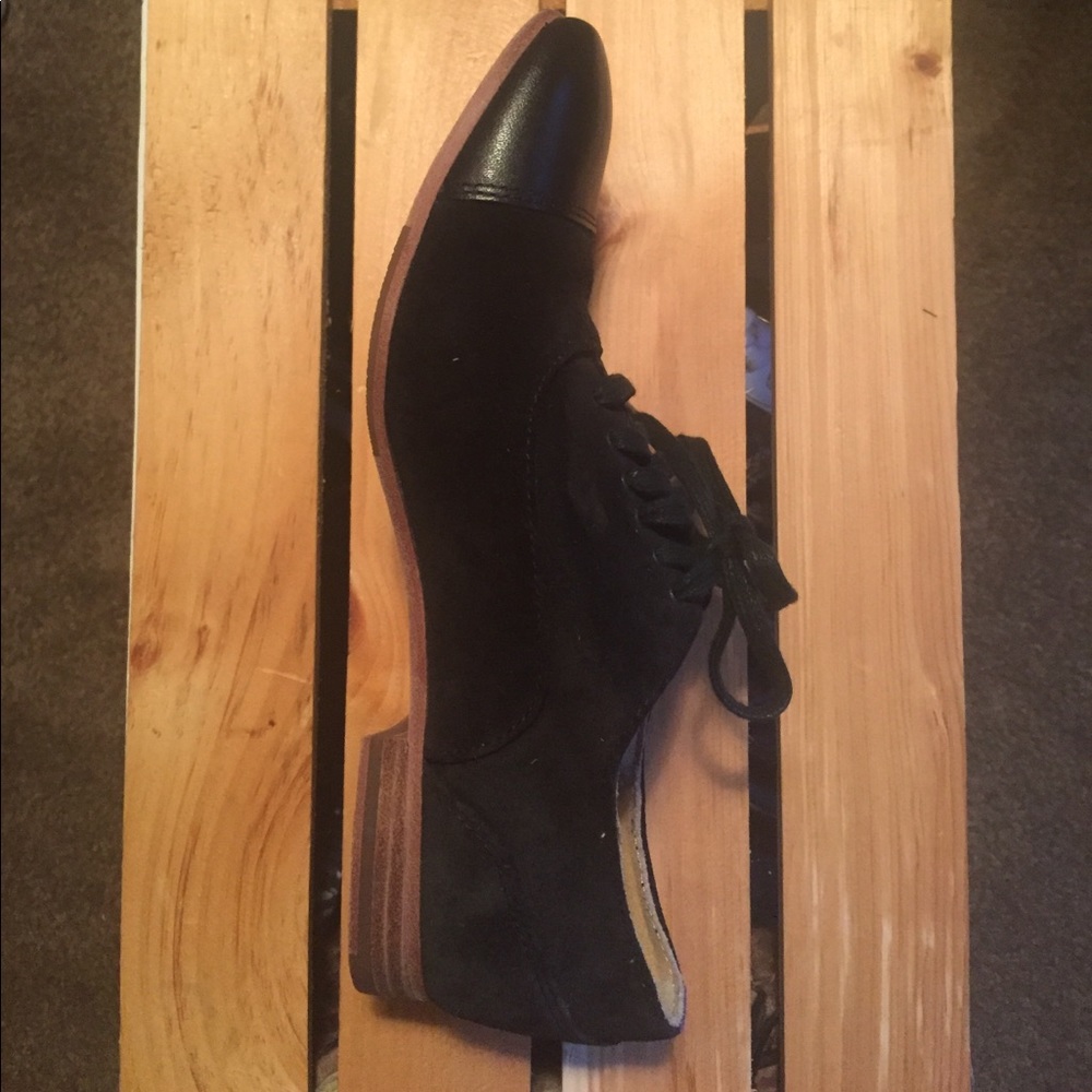 handcrafted never worn dress shoes