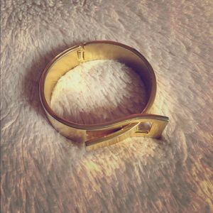 💛Gold Colored Bracelet💛