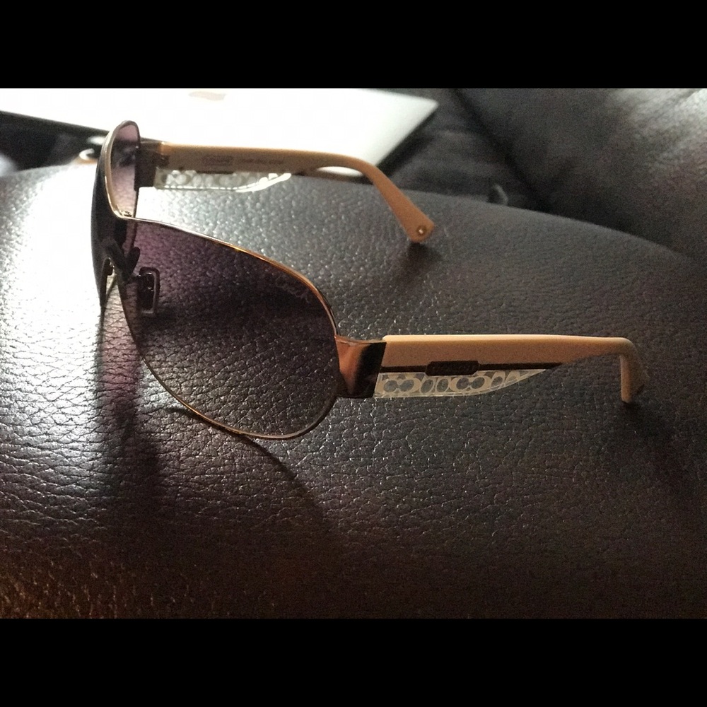 Coach sunglasses - Picture 2 of 2