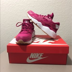 WMNS Air Huaraches Run
