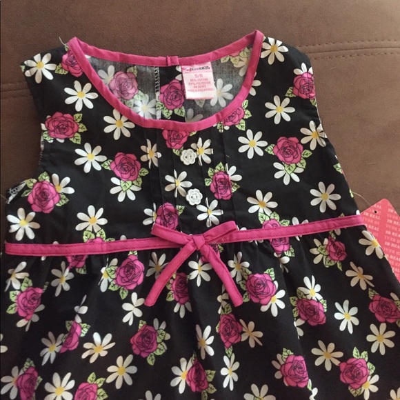 Dress - Picture 3 of 3