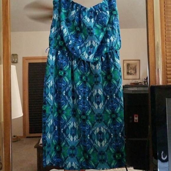 Dress - Picture 2 of 2