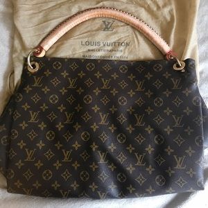 Louis Vuitton Artsy MM Monogram Canvas