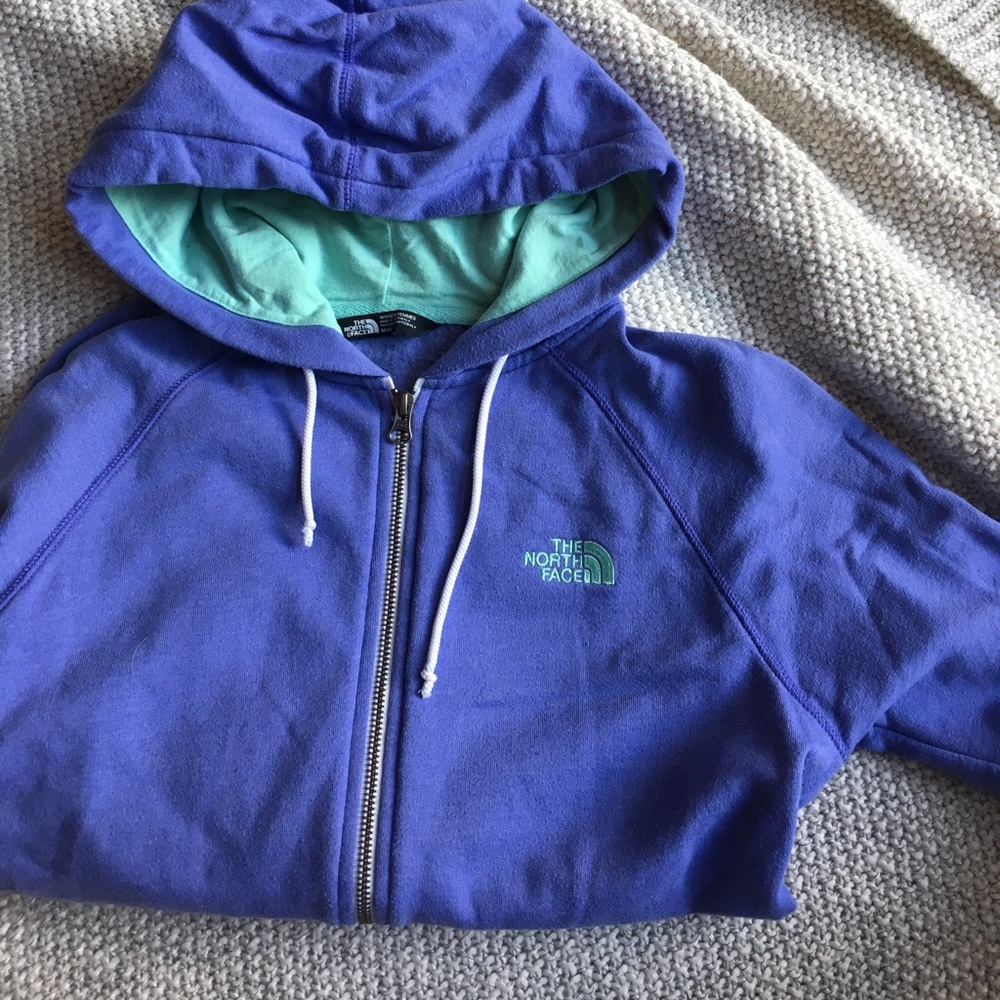 Comfy North Face Sweatshirt