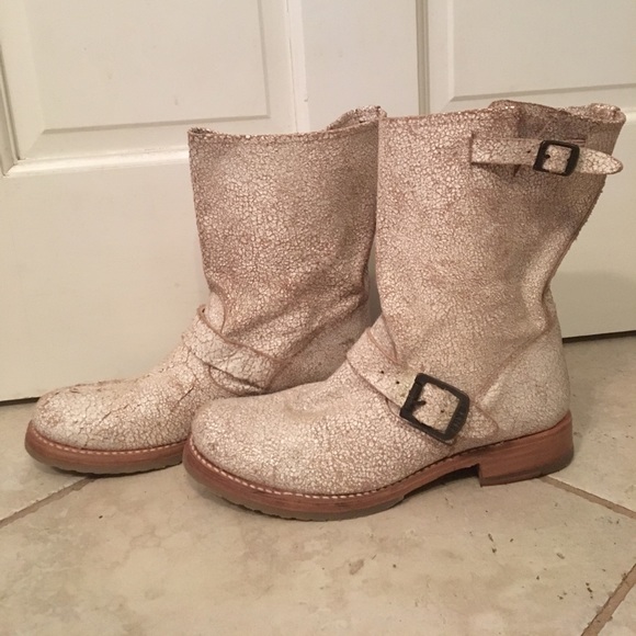 Frye Veronica slouch short white distressed boots - Picture 2 of 6
