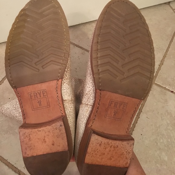 Frye Veronica slouch short white distressed boots - Picture 4 of 6