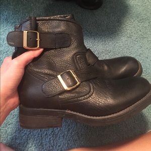 Steve Madden short boots