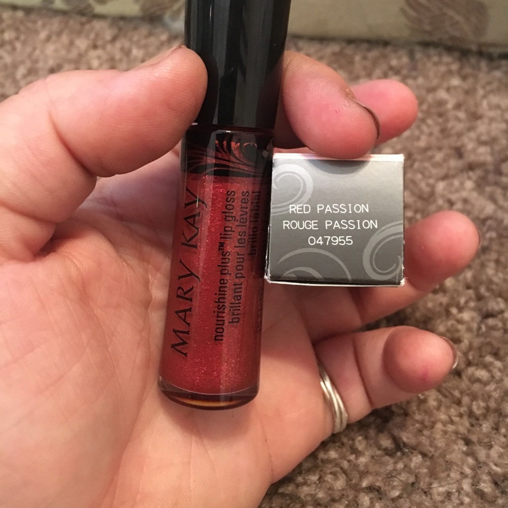 Lip gloss - Picture 2 of 8