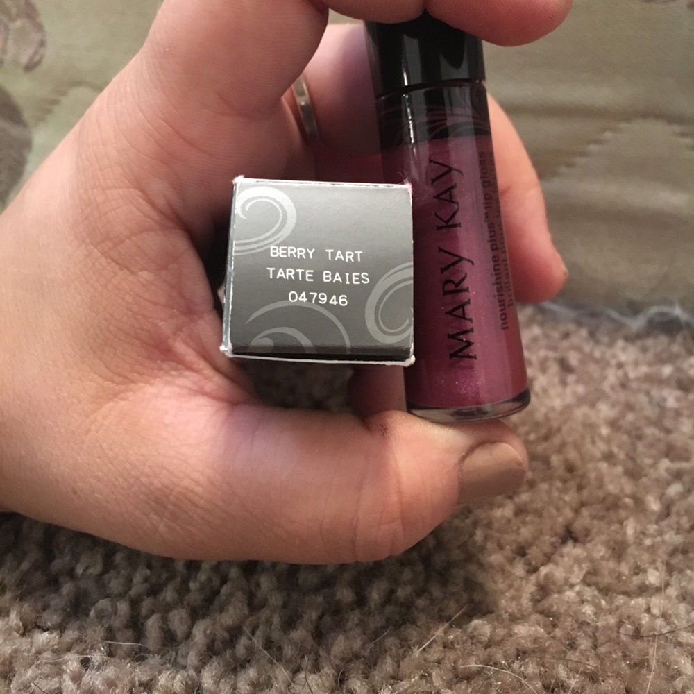 Lip gloss - Picture 3 of 8