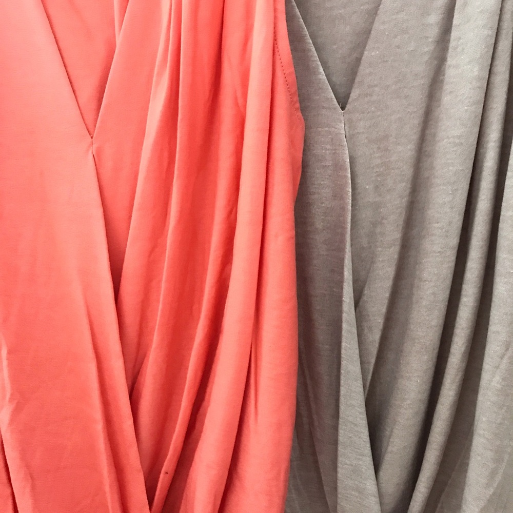 LAST CHANCE 🎆 Coral Sleeveless Wrap Top - Picture 3 of 3