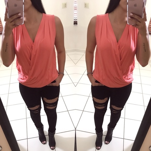 Tops - LAST CHANCE 🎆 Coral Sleeveless Wrap Top
