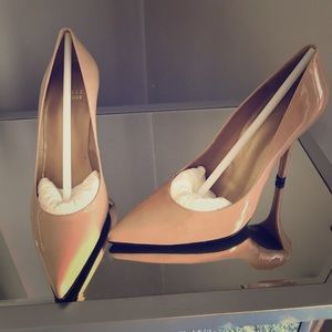 Brand new Stuart Weitzman pumps