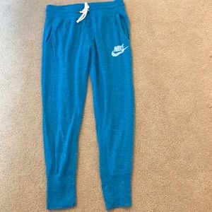 nike cropped sweatpants