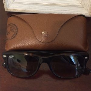 Sold-Ⓜ️Ray Ban New Wayfarers Classic