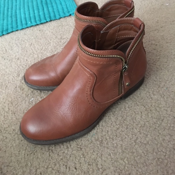 Guess booties in chestnut brown - Picture 1 of 4
