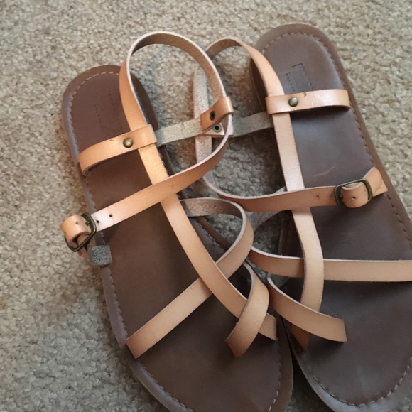 Mossimo sandals cream color - Picture 1 of 1