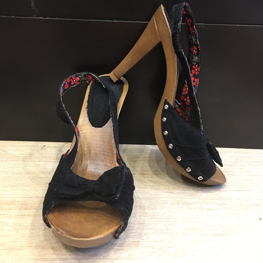 Corduroy with 🎀 & screws detailed heels