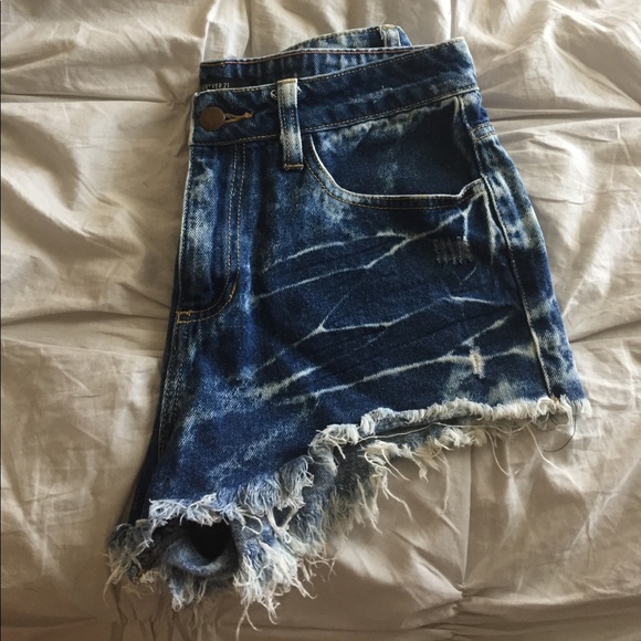 Shorts - Picture 3 of 3