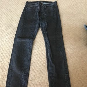 Hudson Midrise Nico super skinny jeans. Size 28