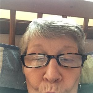 Meet your Posher, Roberta