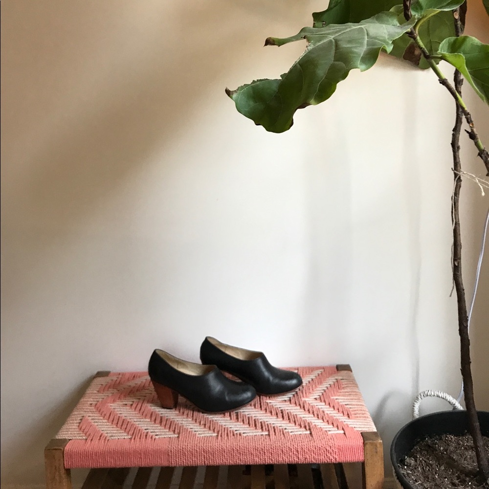 Women's Nisolo Austin Heels in black size 10