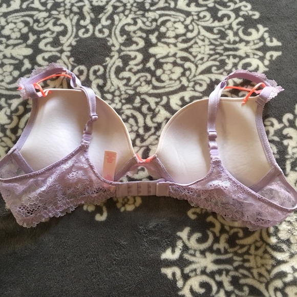 Adorable VS push-up bra - Picture 3 of 5