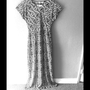 Long black & white dress. Minkarose