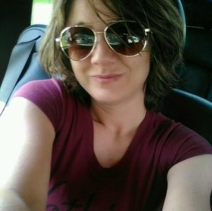 Meet your Posher, Desirae