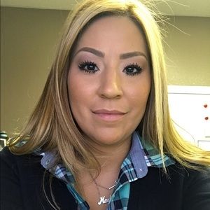 Meet your Posher, Yvette