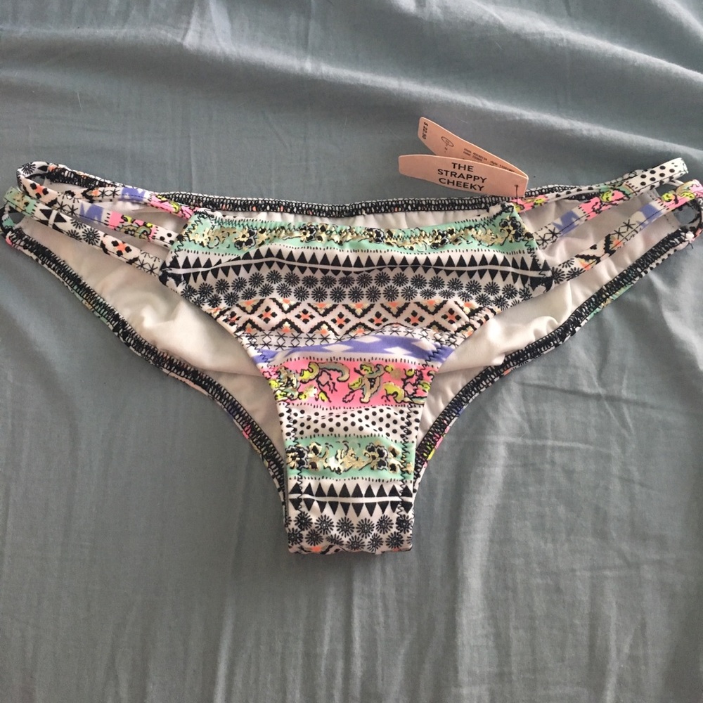 Victoria secret cheeky bottoms xs