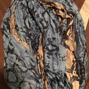 Jennifer Lopez Scarf (ON HOLD TIL FRIDAY)