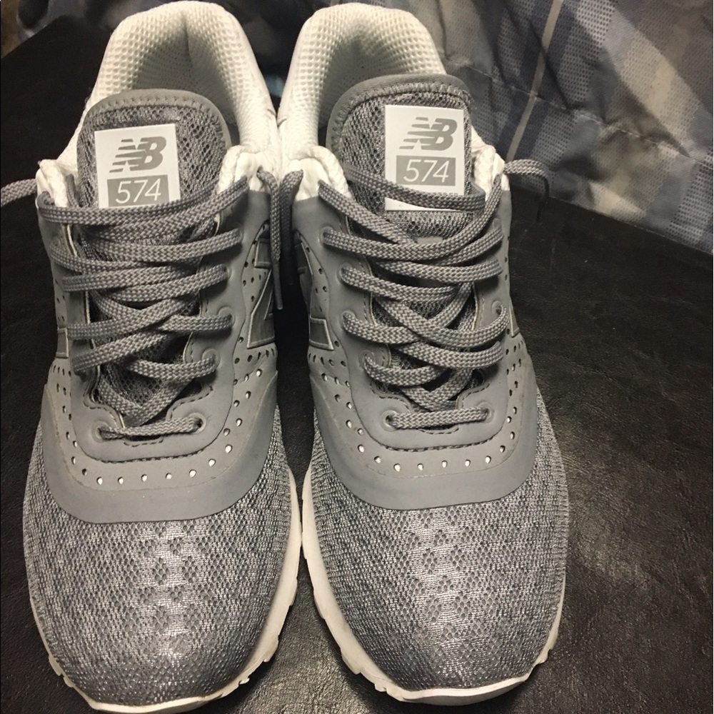 New Balance 574 - Picture 2 of 5