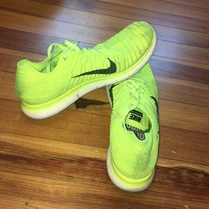 Nike RN Flyknit Running Shoes