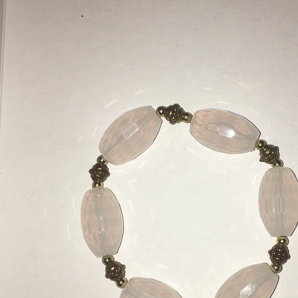 ❤️ Light pink beaded bracelet