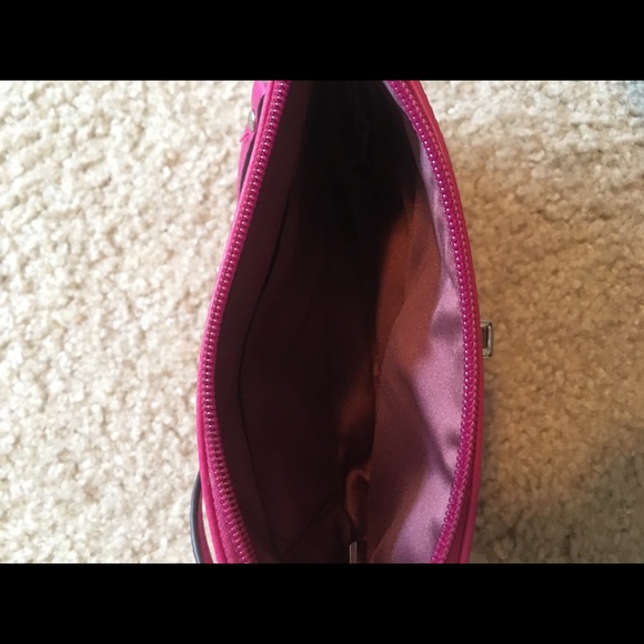 Pink wristlet - Picture 2 of 2