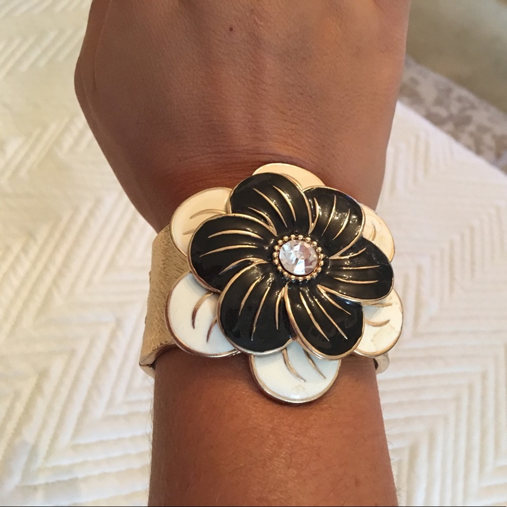 Flower bracelet