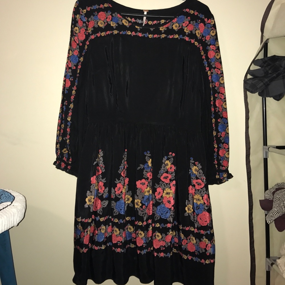 Adorable floral print free People dress