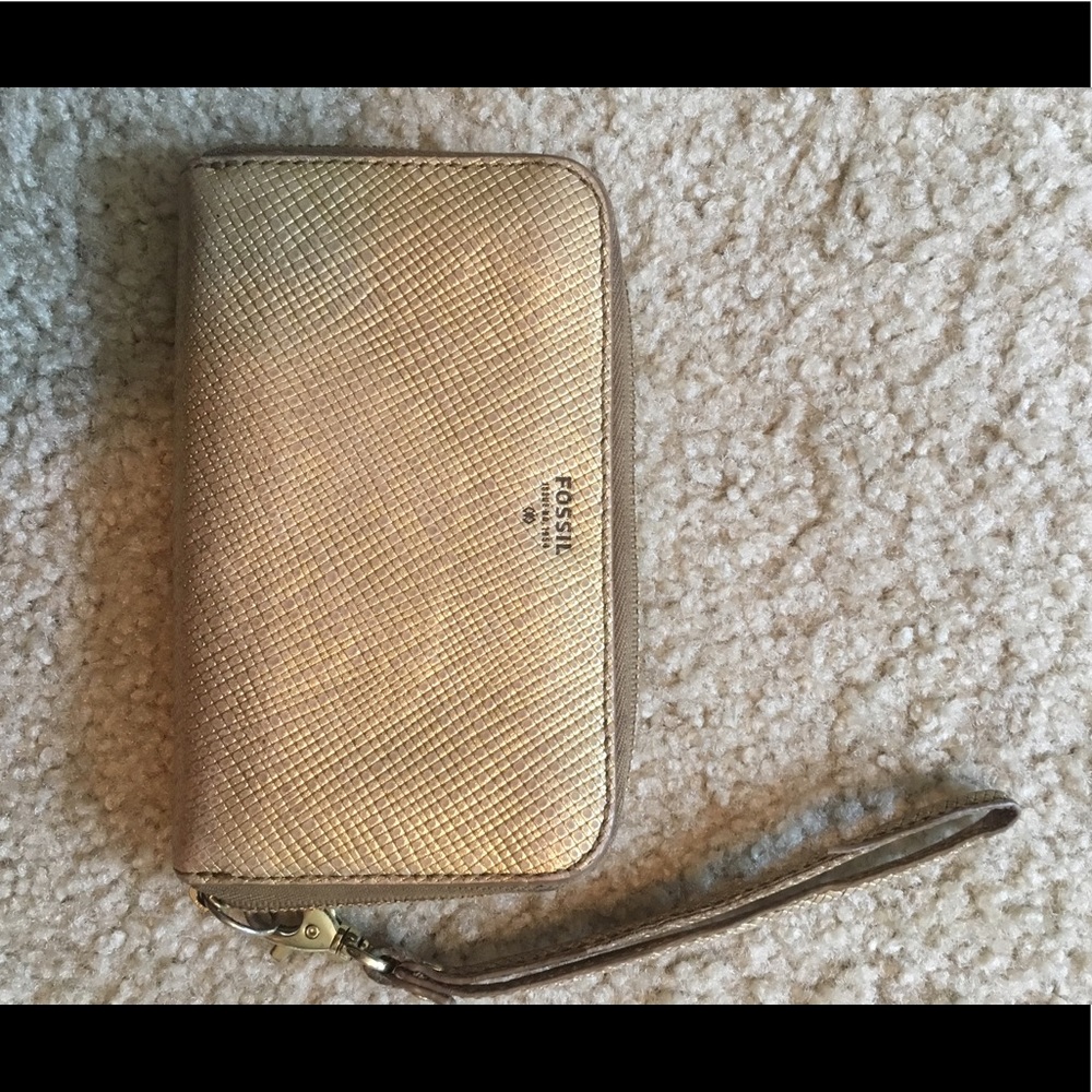 Fossil wristlet