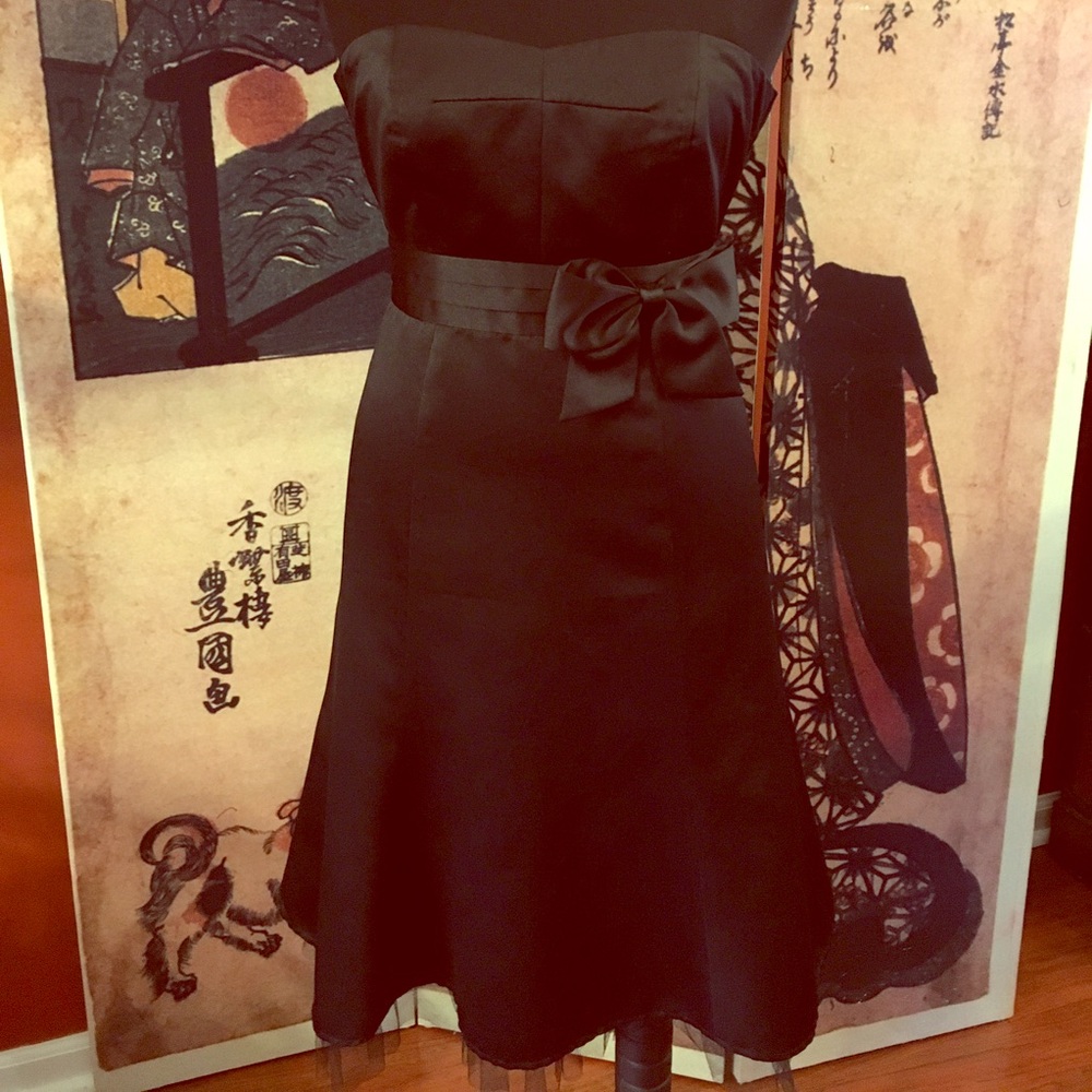 Tahari Arthur S. Levine Black Formal Dress Size 4