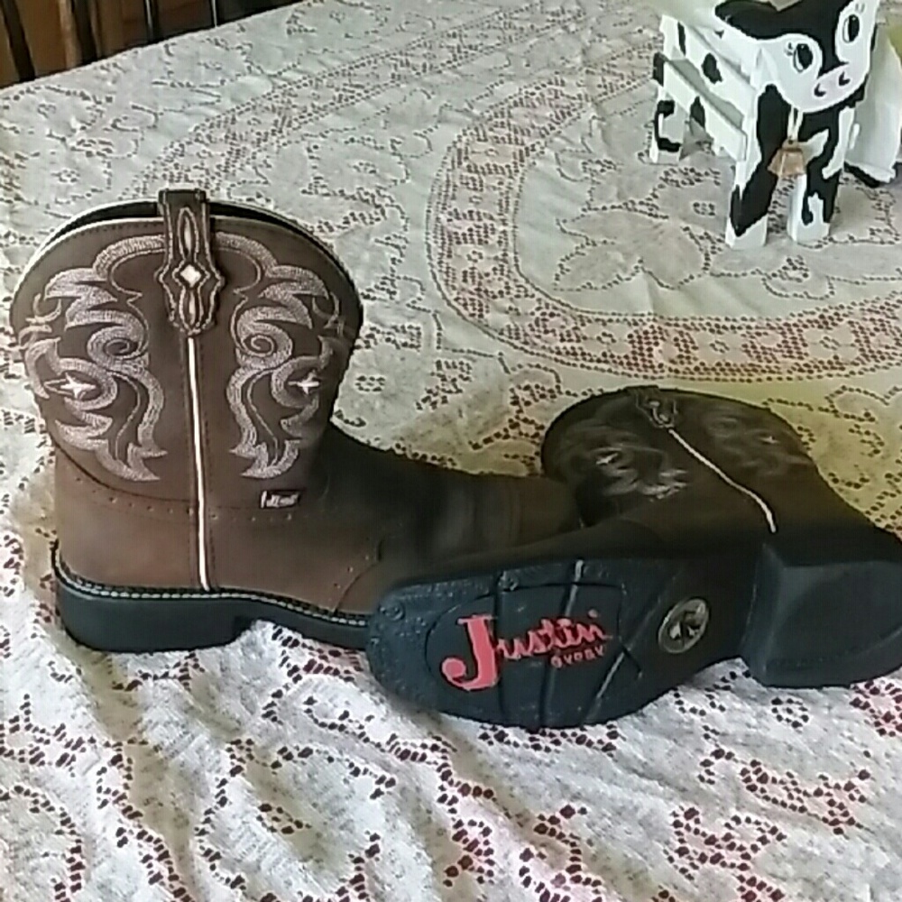 Authentic womens Justin Boots