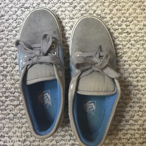 Super sure comfy vans lace up shoe!