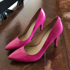 Hot pink Nine West pumps