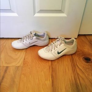 Nike cheer shoes