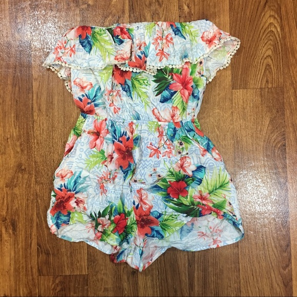 Gorgeous Boho Crochet Lace Floral Romper - Picture 5 of 6