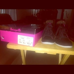 Betseyville BVGlitzy Wedge Sneakers