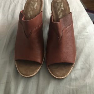 TOMS leather clogs