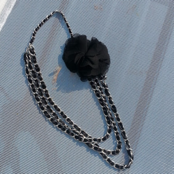 *HP* Chain link 3 row flower necklace 17" to 27" - Picture 6 of 6