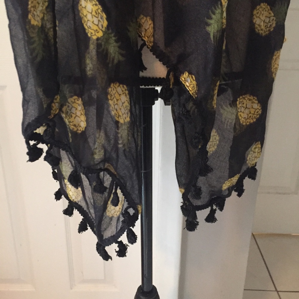 ❗️1 left❗️5 ⭐️ Pineapple Kimono - Picture 3 of 6