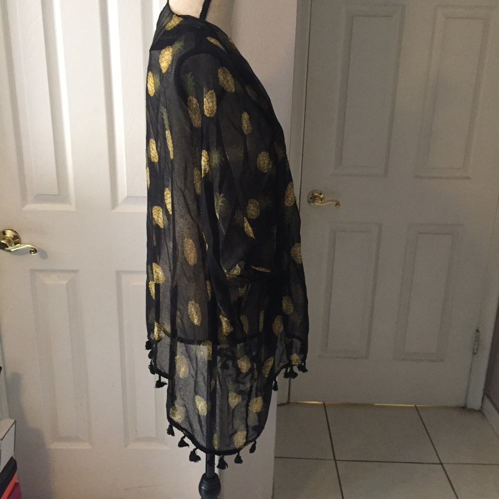 ❗️1 left❗️5 ⭐️ Pineapple Kimono - Picture 4 of 6