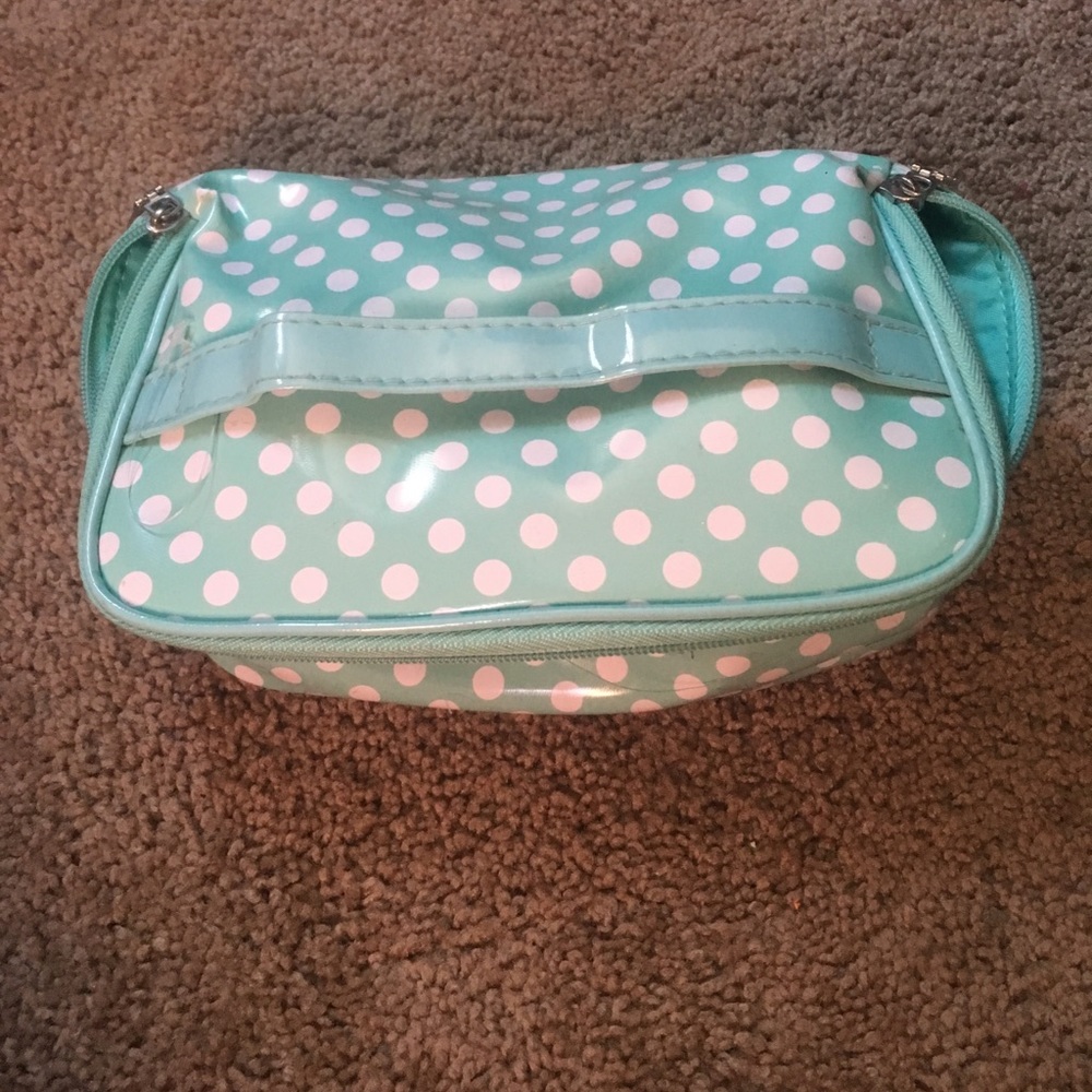 CLEAR OUT SALE 🎉Teal and white make up bag